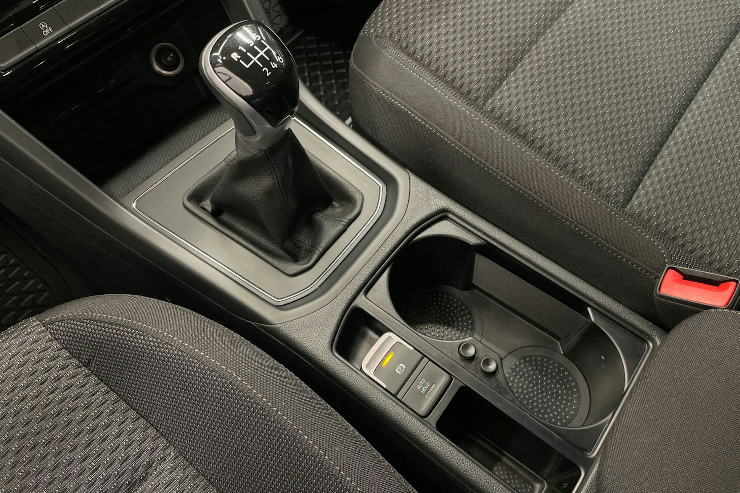 harmaa Volkswagen Touran 2022 kuva 18.