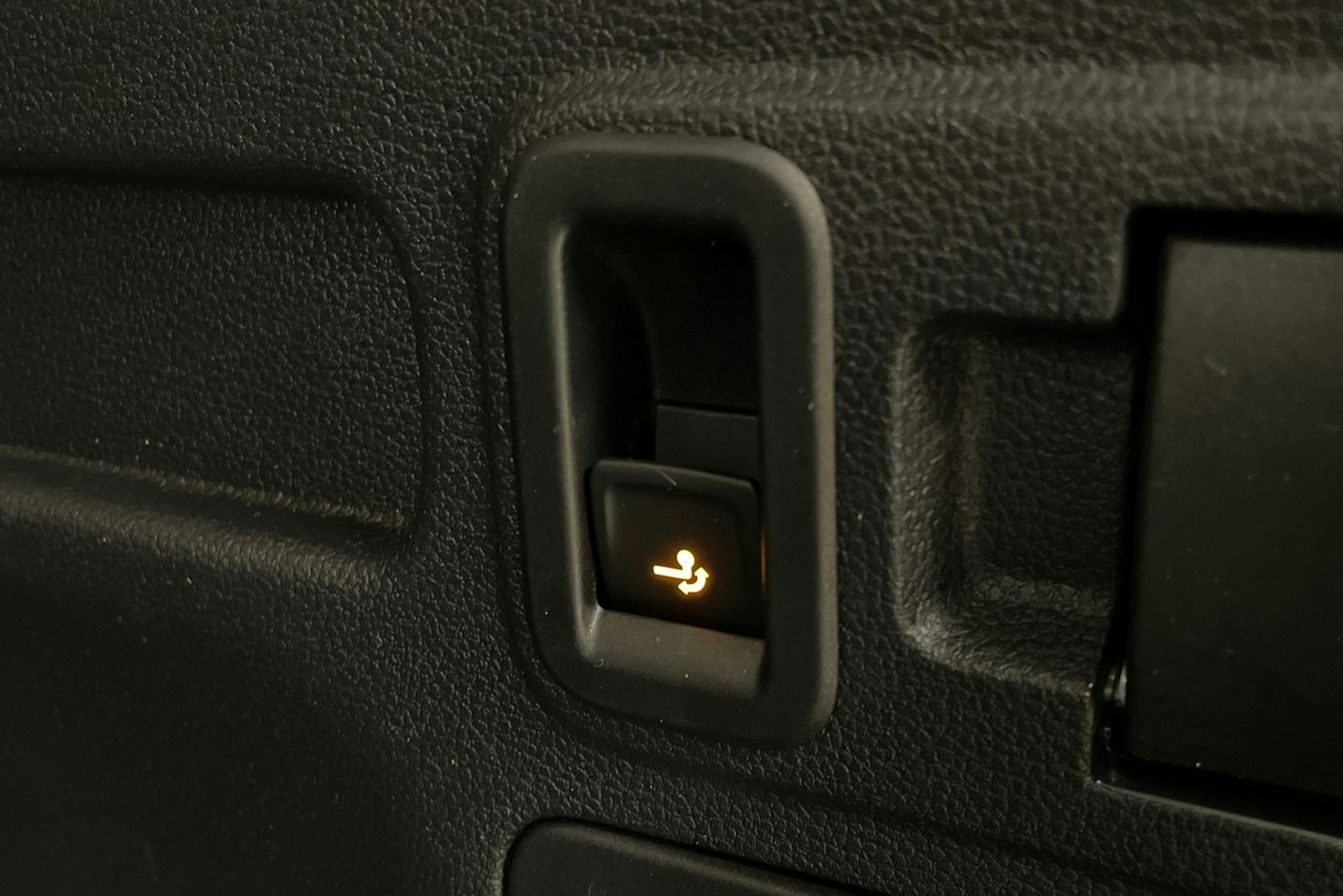 harmaa Volkswagen Touran 2022 kuva 24.