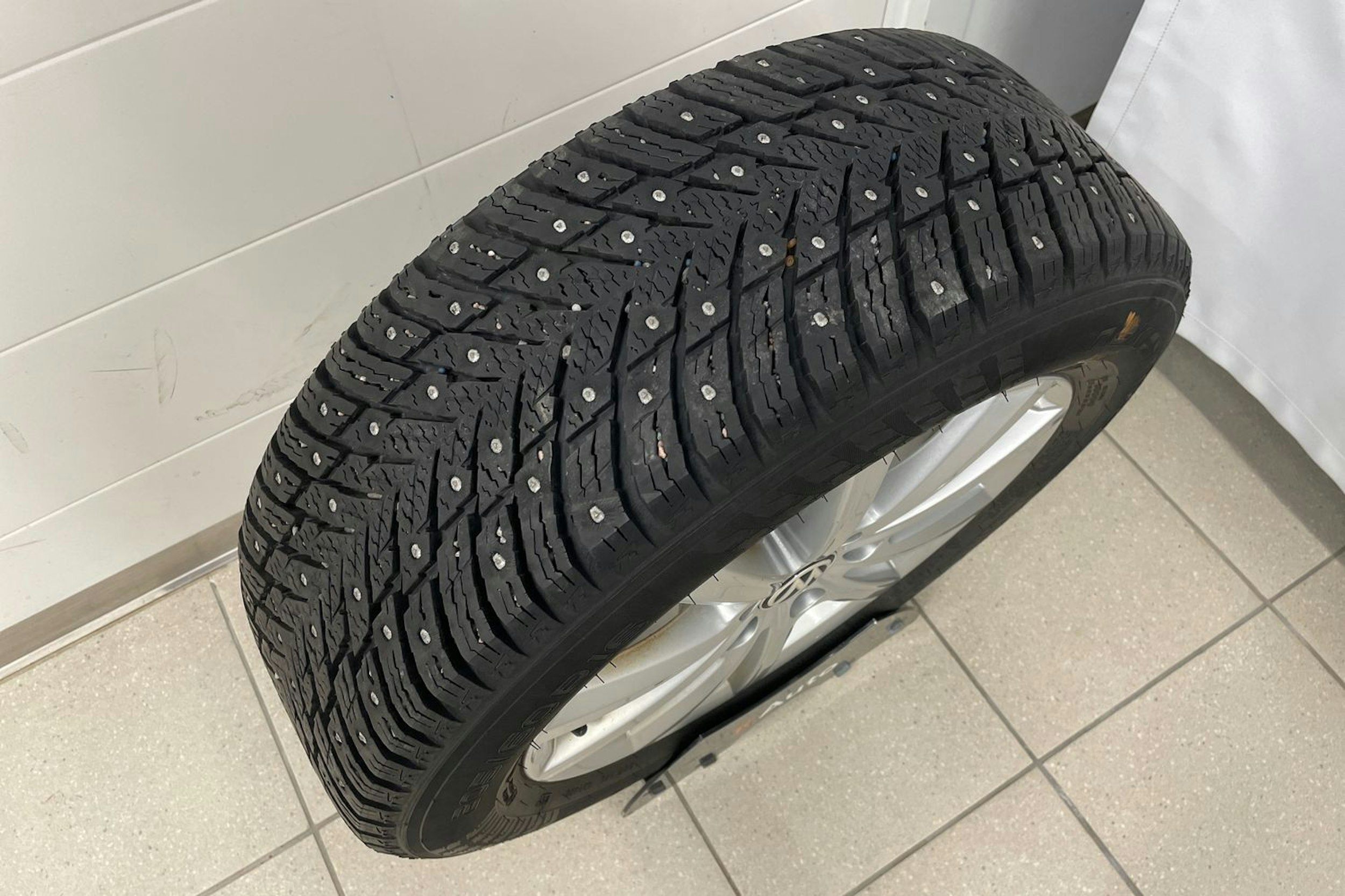 harmaa Volkswagen Touran 2022 kuva 26.