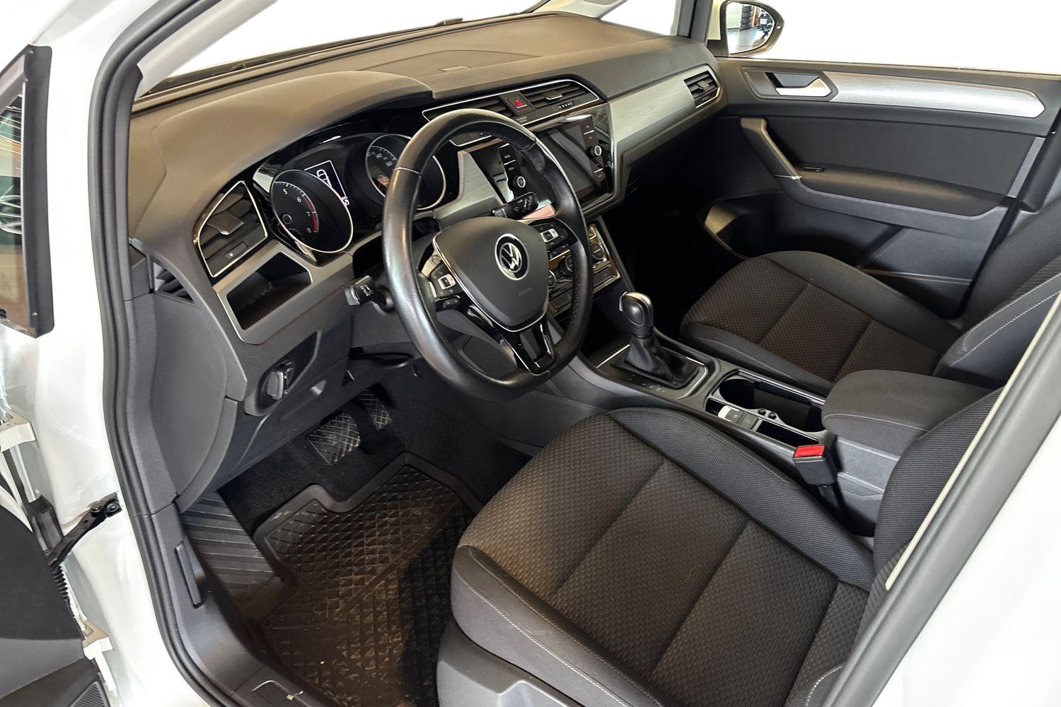 Volkswagen Touran 2022, kuva 6/22