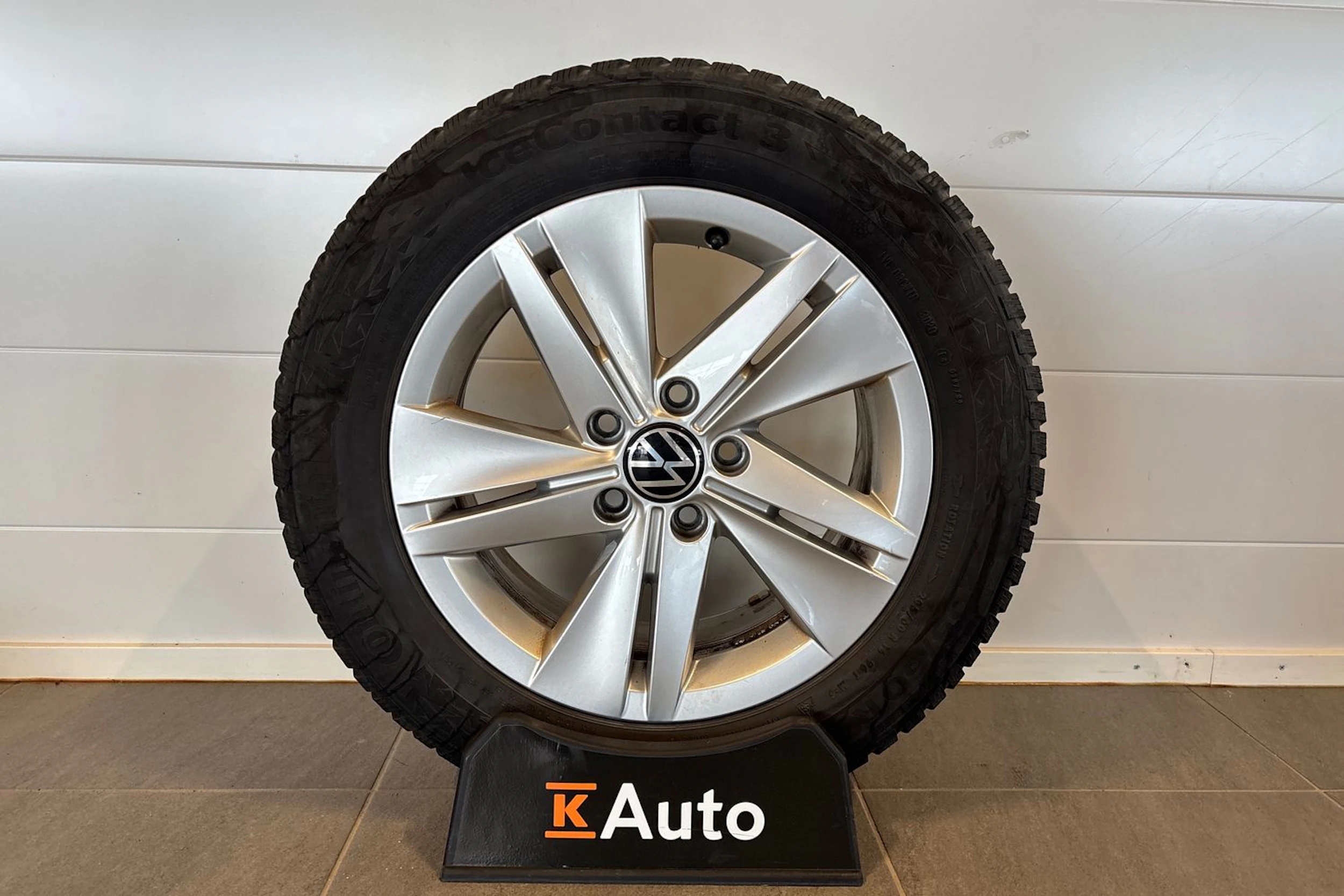Valkoinen Volkswagen TOURAN 2022 kuva 10.