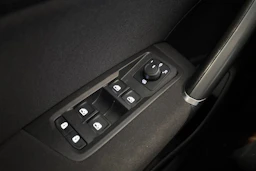 Valkoinen Volkswagen TOURAN 2022 kuva 13.