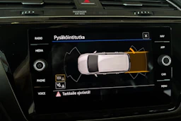 Valkoinen Volkswagen TOURAN 2022 kuva 18.