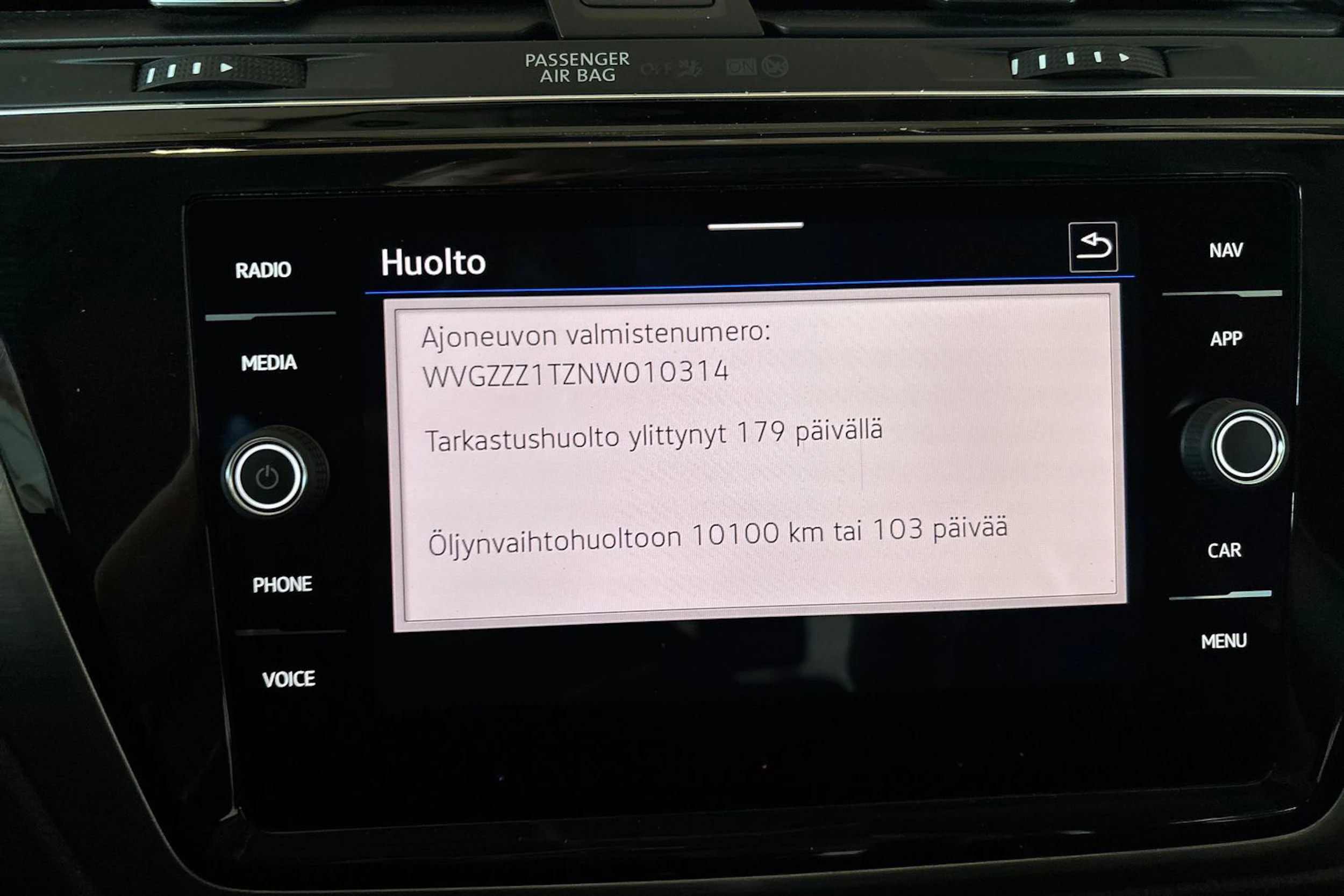 Valkoinen Volkswagen TOURAN 2022 kuva 19.