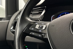 valkoinen Volkswagen Touran 2022 kuva 24.