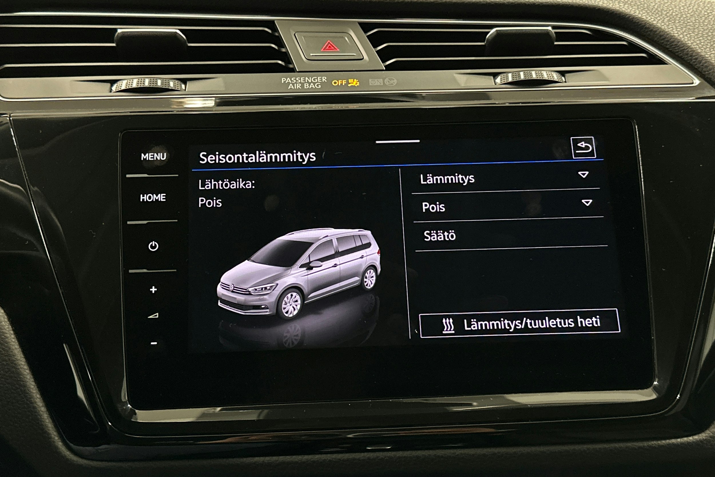 valkoinen Volkswagen Touran 2022 kuva 30.