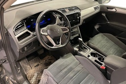 harmaa Volkswagen Touran 2023 kuva 3.