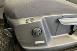 harmaa Volkswagen Touran 2023 kuva 21.