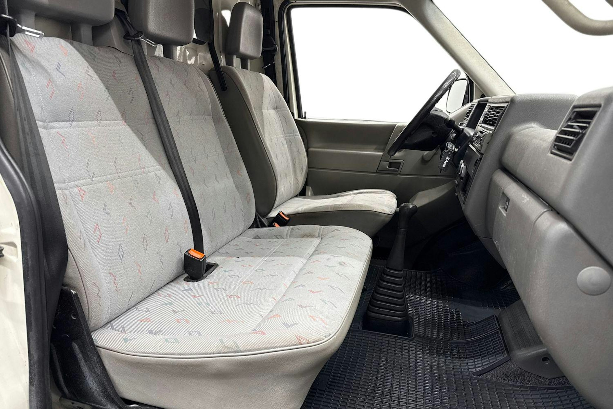 valkoinen Volkswagen Transporter 1998 kuva 11.