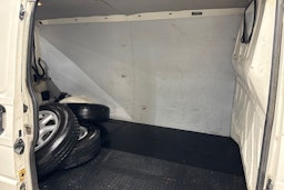 valkoinen Volkswagen Transporter 1998 kuva 13.