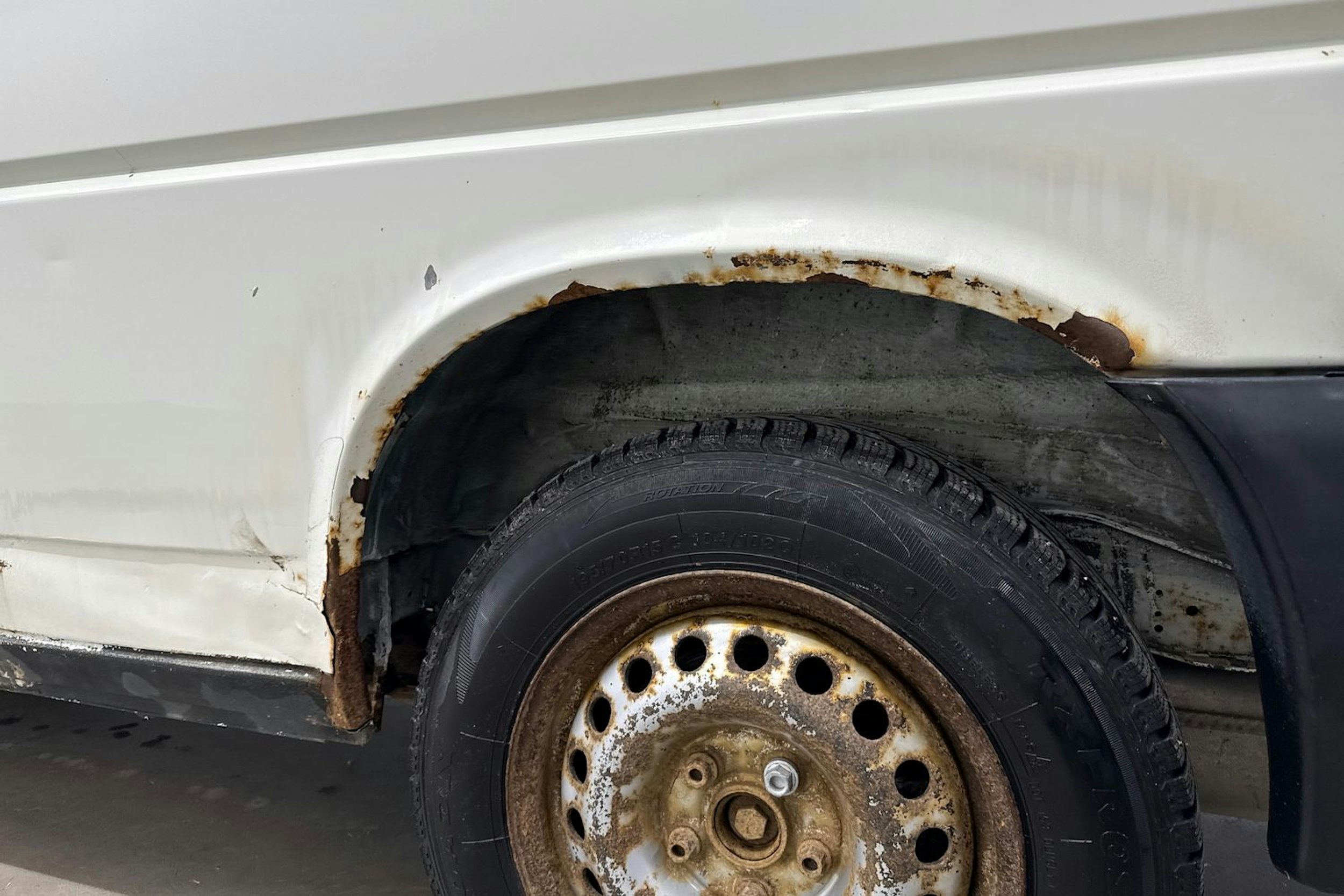 valkoinen Volkswagen Transporter 1998 kuva 26.