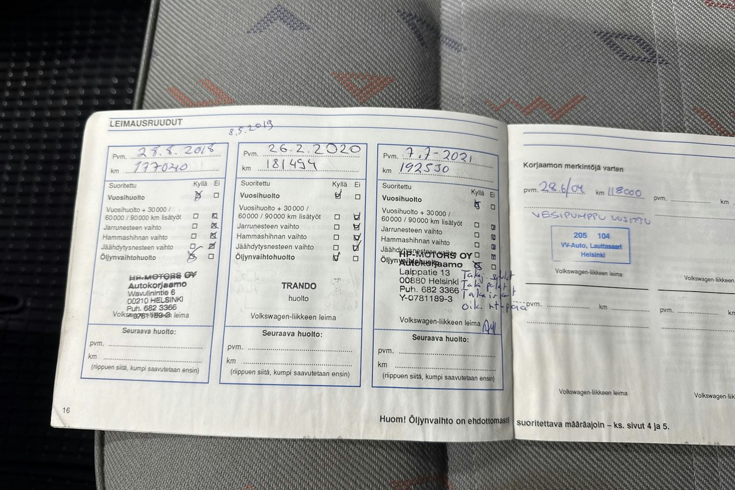 valkoinen Volkswagen Transporter 1998 kuva 34.