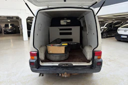 valkoinen Volkswagen Transporter 2001 kuva 17.