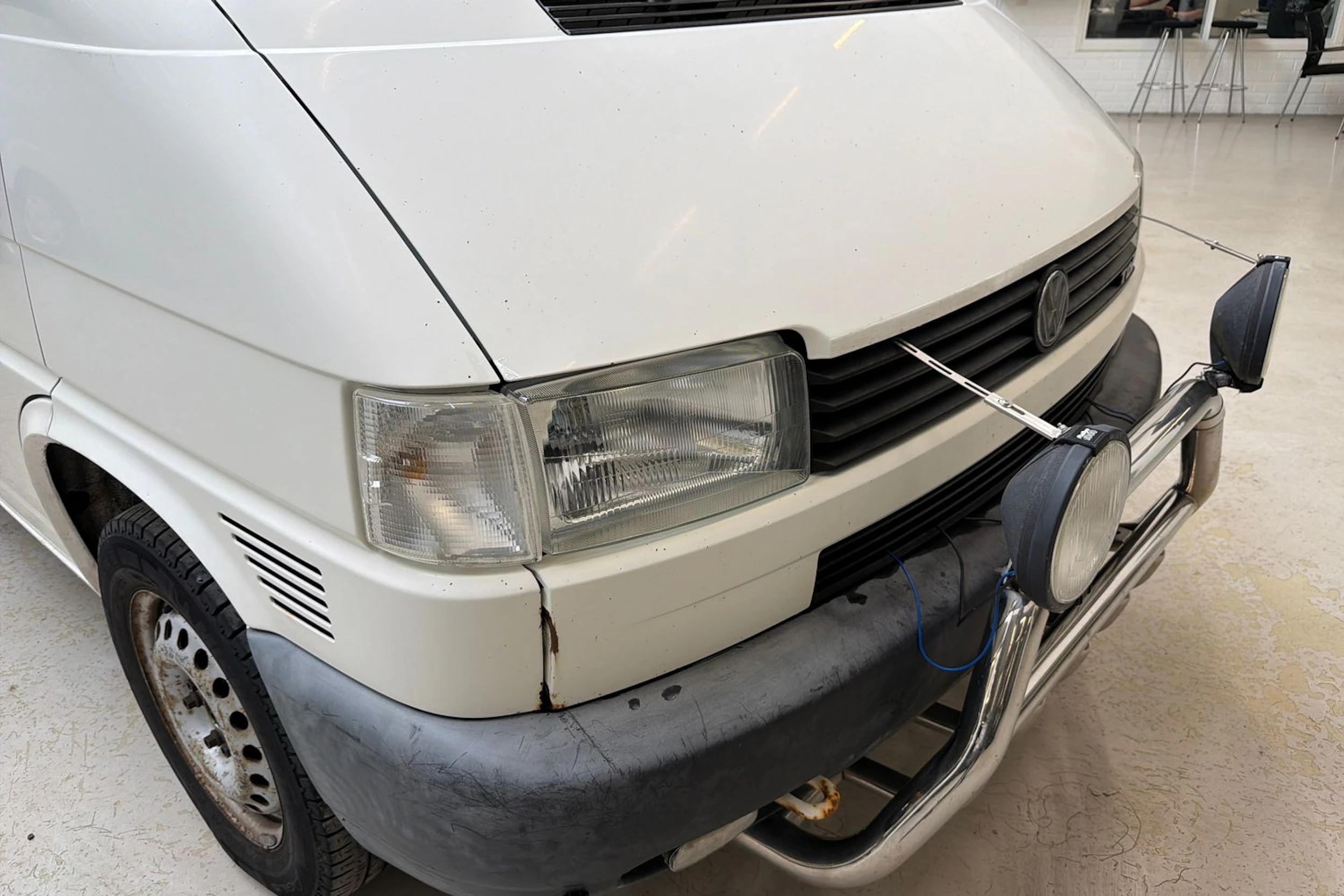 valkoinen Volkswagen Transporter 2001 kuva 32.