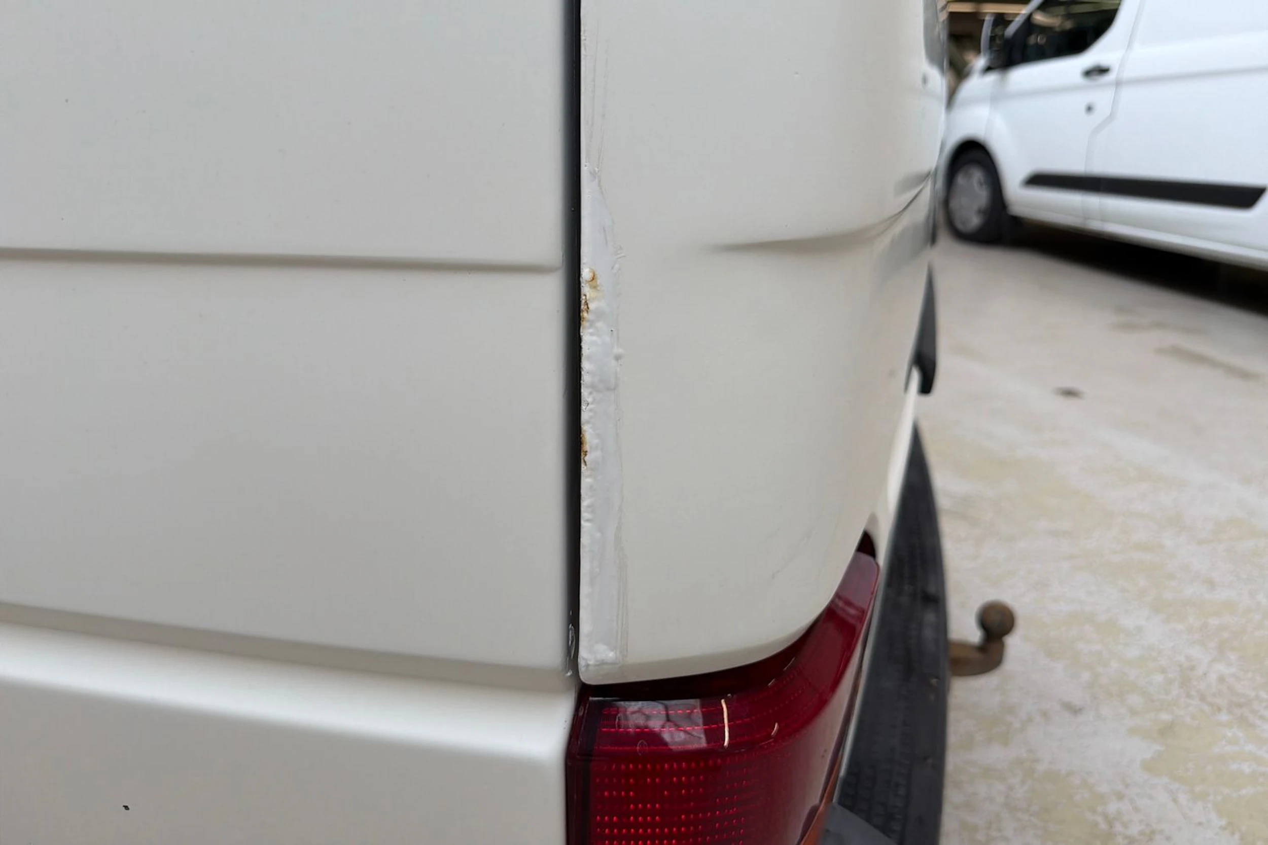 valkoinen Volkswagen Transporter 2001 kuva 35.