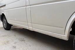 valkoinen Volkswagen Transporter 2001 kuva 40.