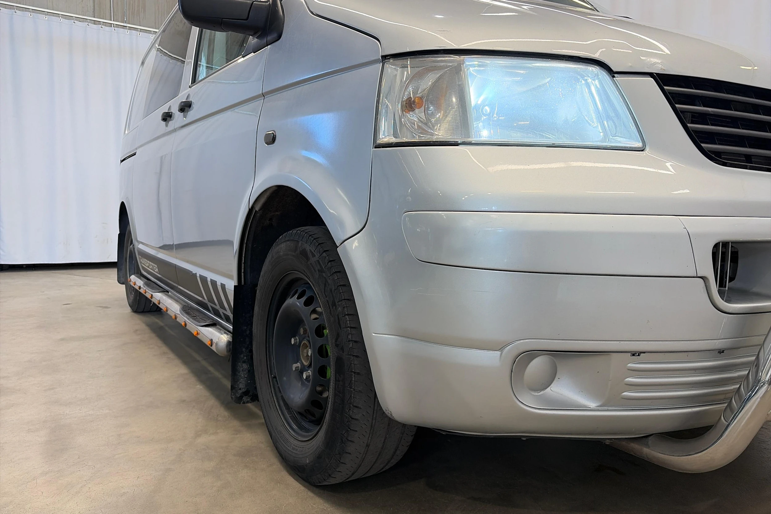 harmaa Volkswagen Transporter 2003 kuva 6.