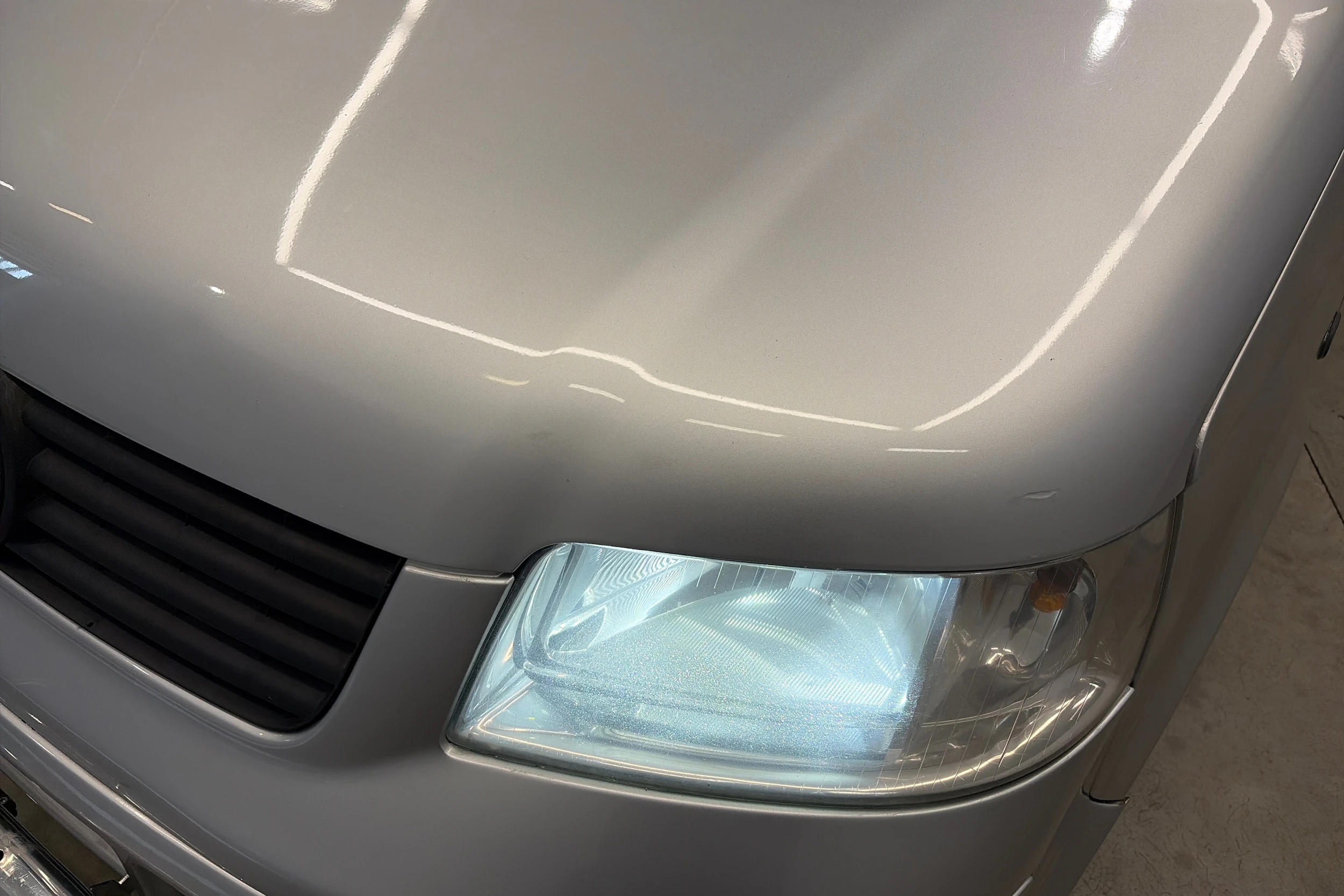 harmaa Volkswagen Transporter 2003 kuva 11.