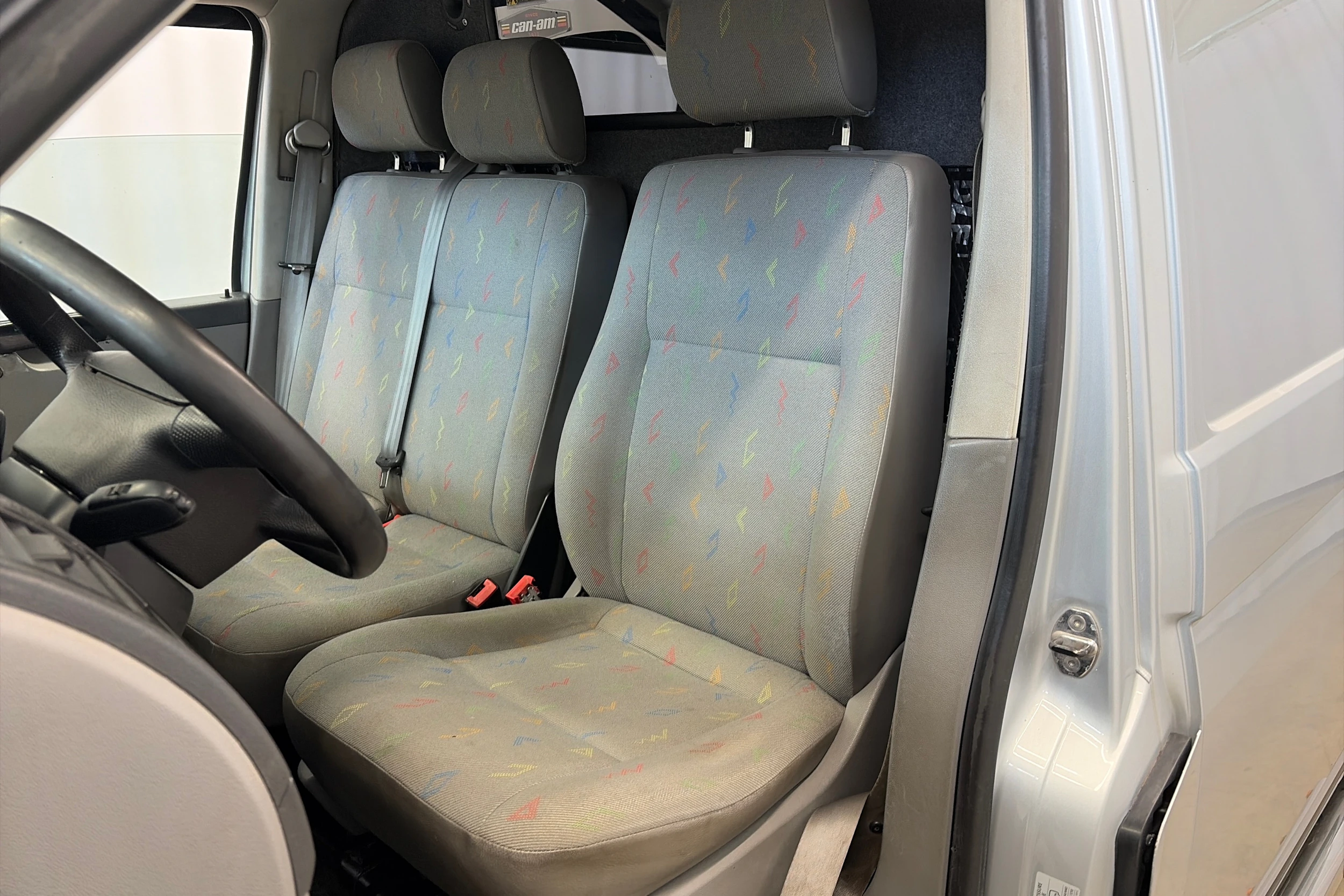 harmaa Volkswagen Transporter 2003 kuva 14.
