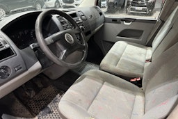 Punainen Volkswagen TRANSPORTER 2004 kuva 3.