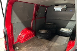 Punainen Volkswagen TRANSPORTER 2004 kuva 21.