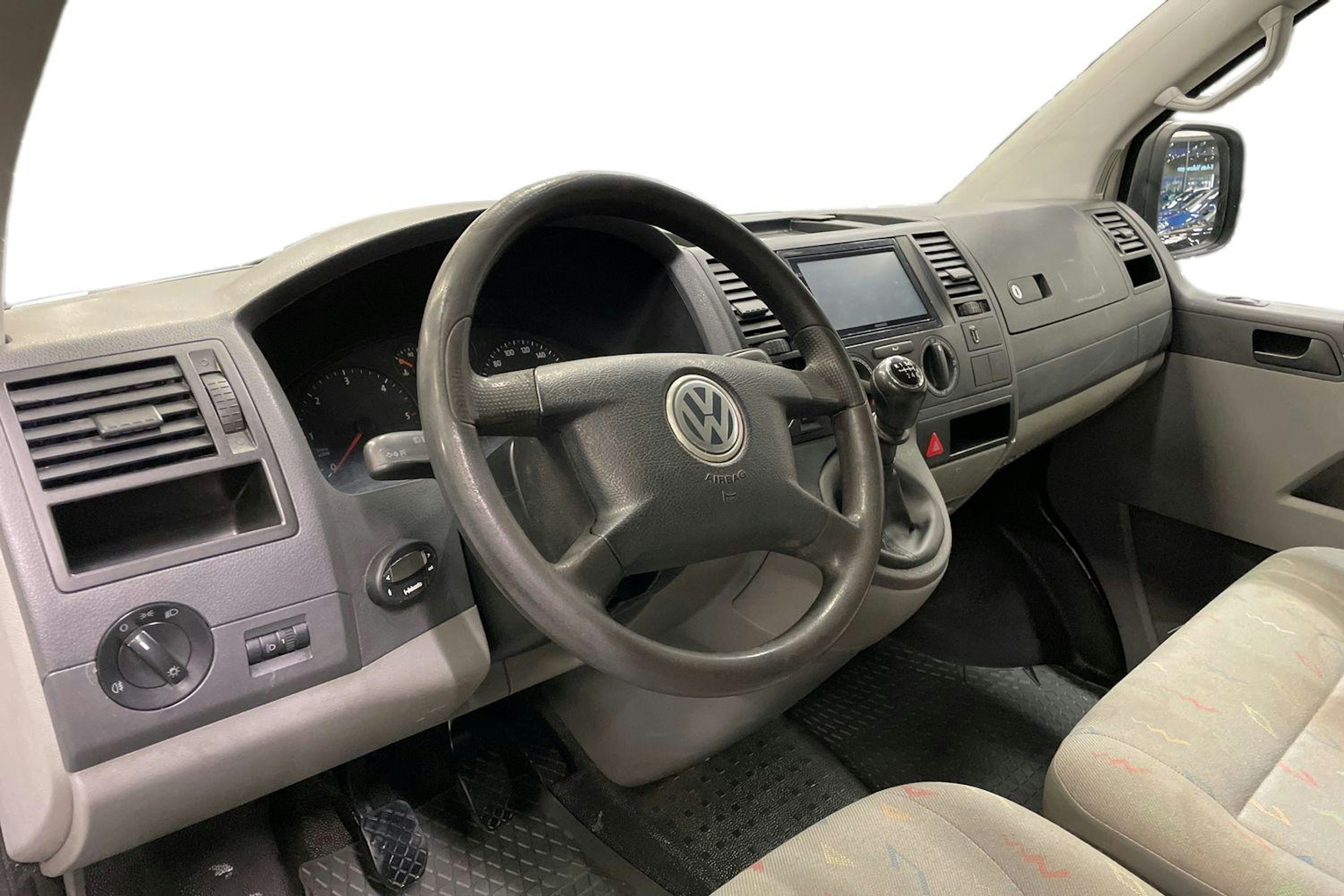 valkoinen Volkswagen Transporter 2004 kuva 3.