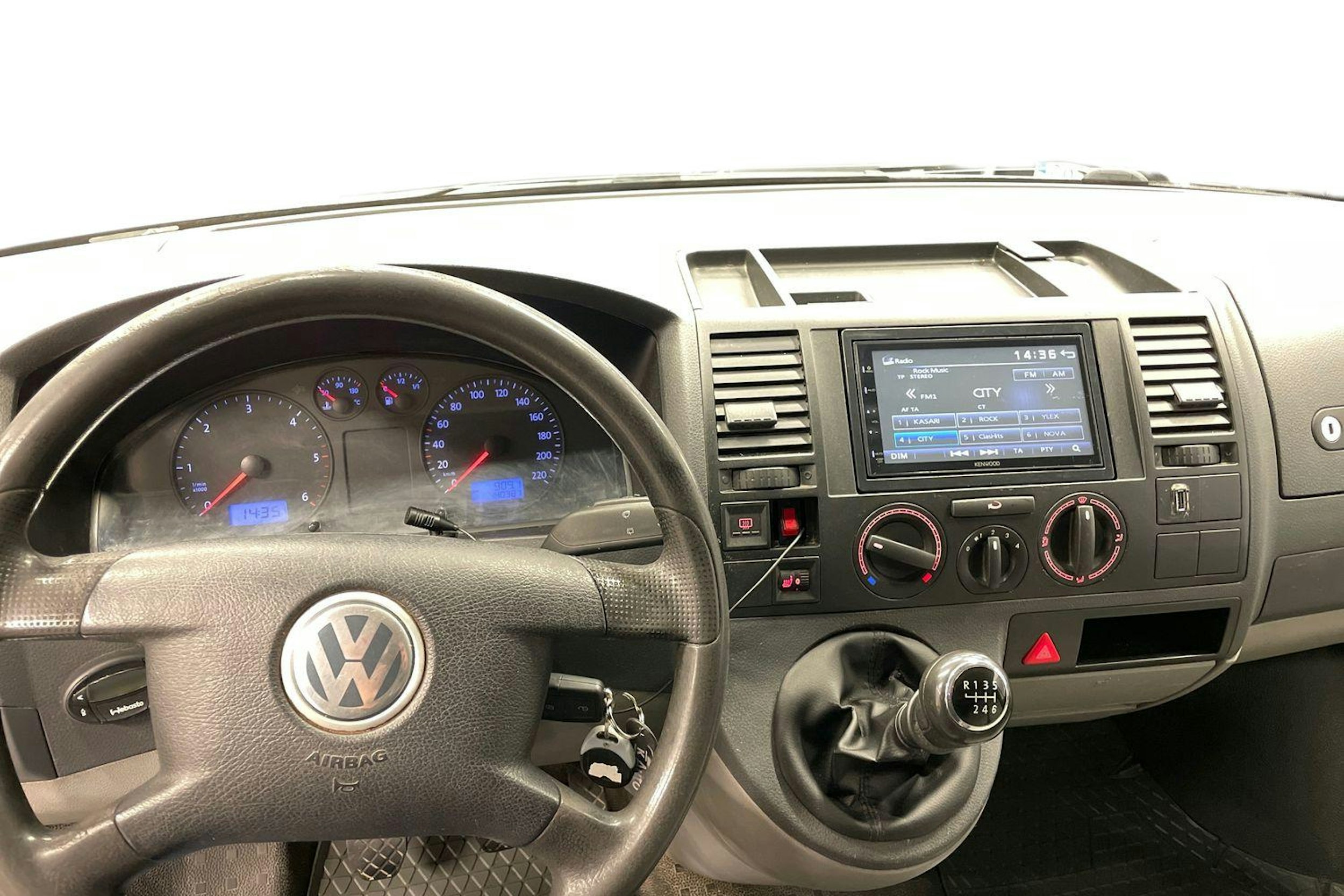 valkoinen Volkswagen Transporter 2005 kuva 7.