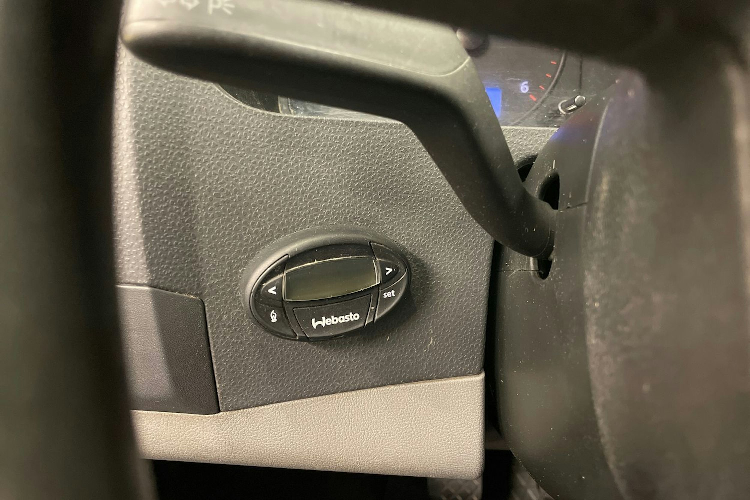 valkoinen Volkswagen Transporter 2005 kuva 13.