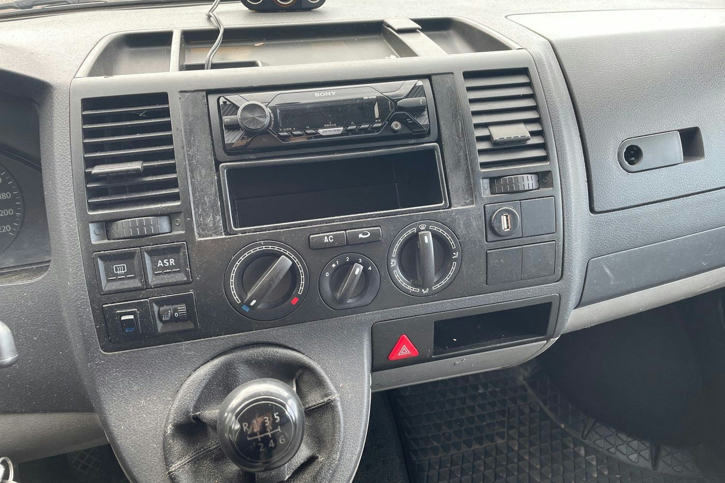 Sininen Volkswagen TRANSPORTER 2004 kuva 12.
