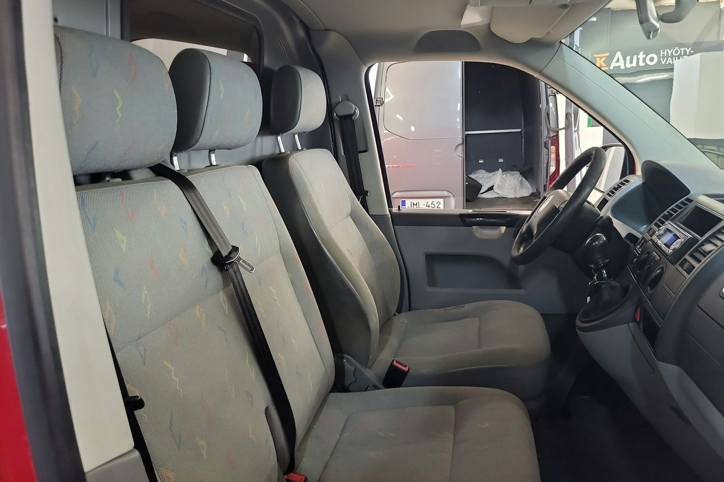 punainen Volkswagen Transporter 2005 kuva 13.