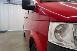 punainen Volkswagen Transporter 2005 kuva 20.
