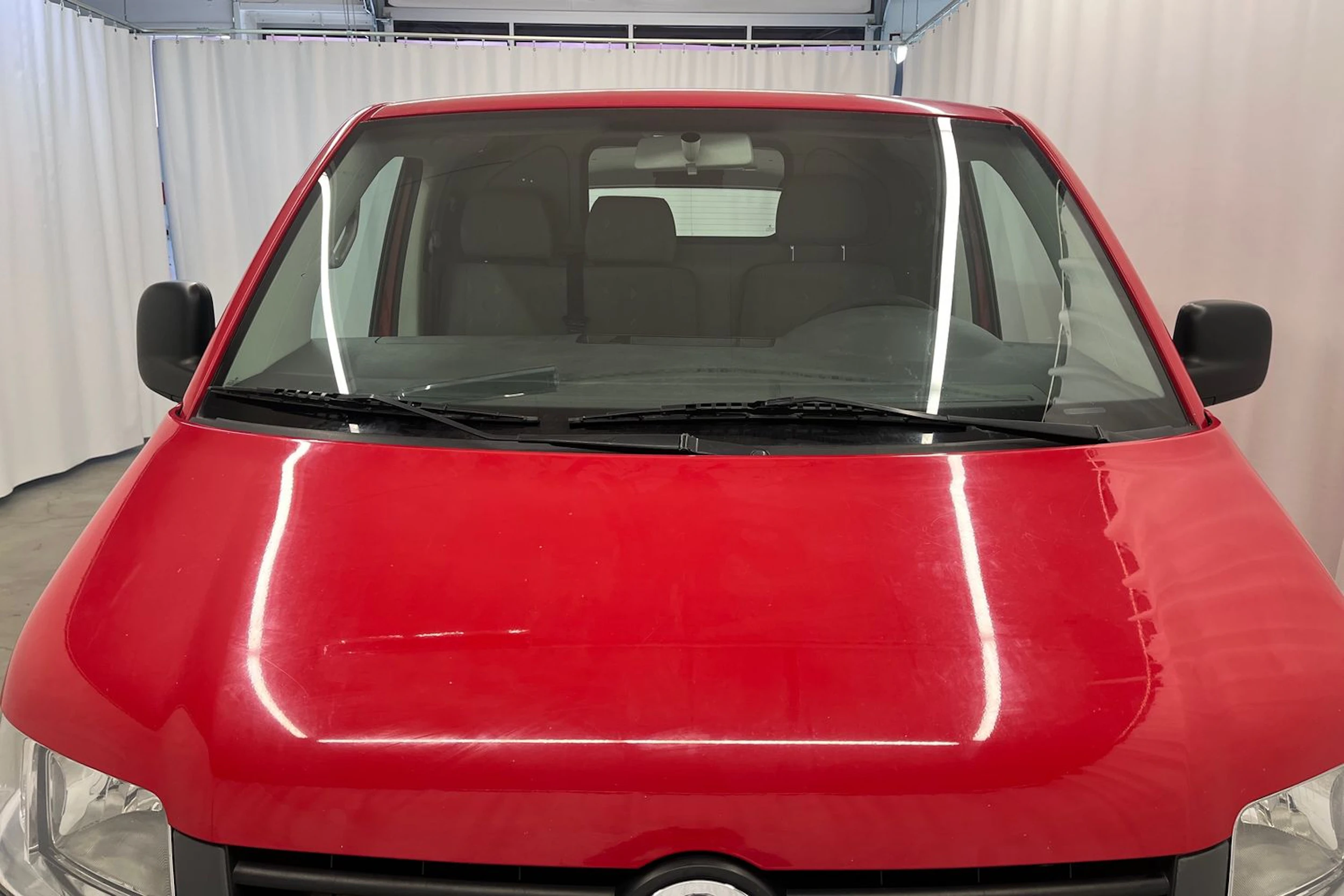 punainen Volkswagen Transporter 2005 kuva 23.