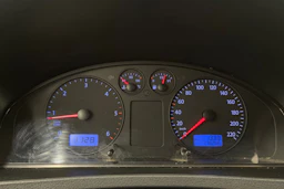 punainen Volkswagen Transporter 2005 kuva 25.