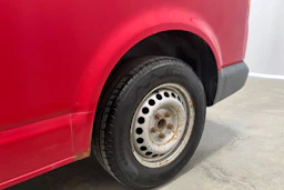 punainen Volkswagen Transporter 2005 kuva 28.