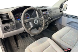 harmaa Volkswagen Transporter 2005 kuva 7.