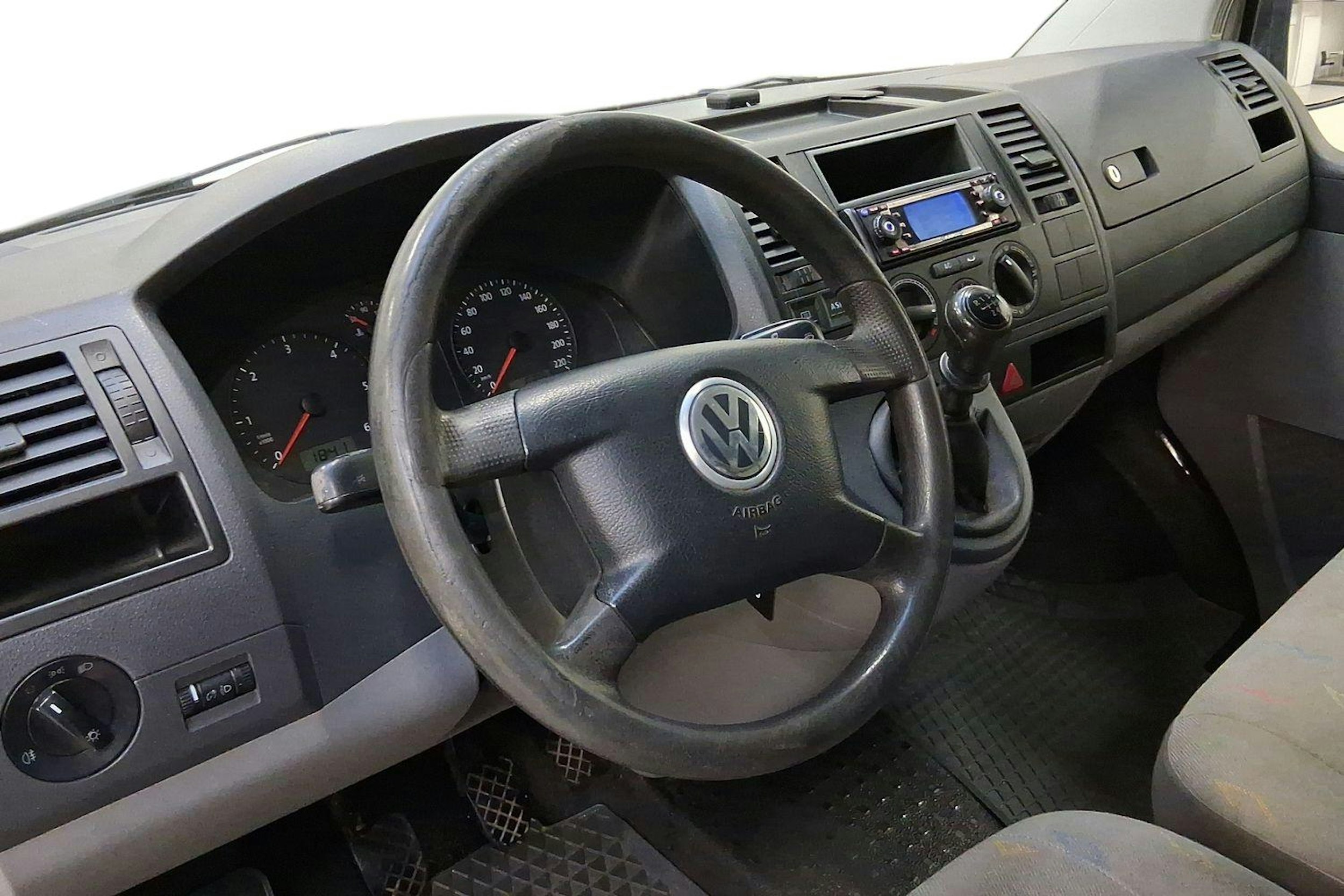 valkoinen Volkswagen Transporter 2006 kuva 9.