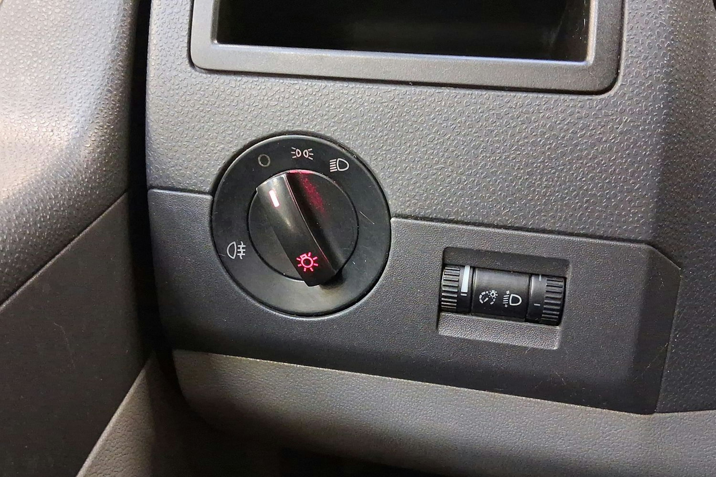 valkoinen Volkswagen Transporter 2006 kuva 17.