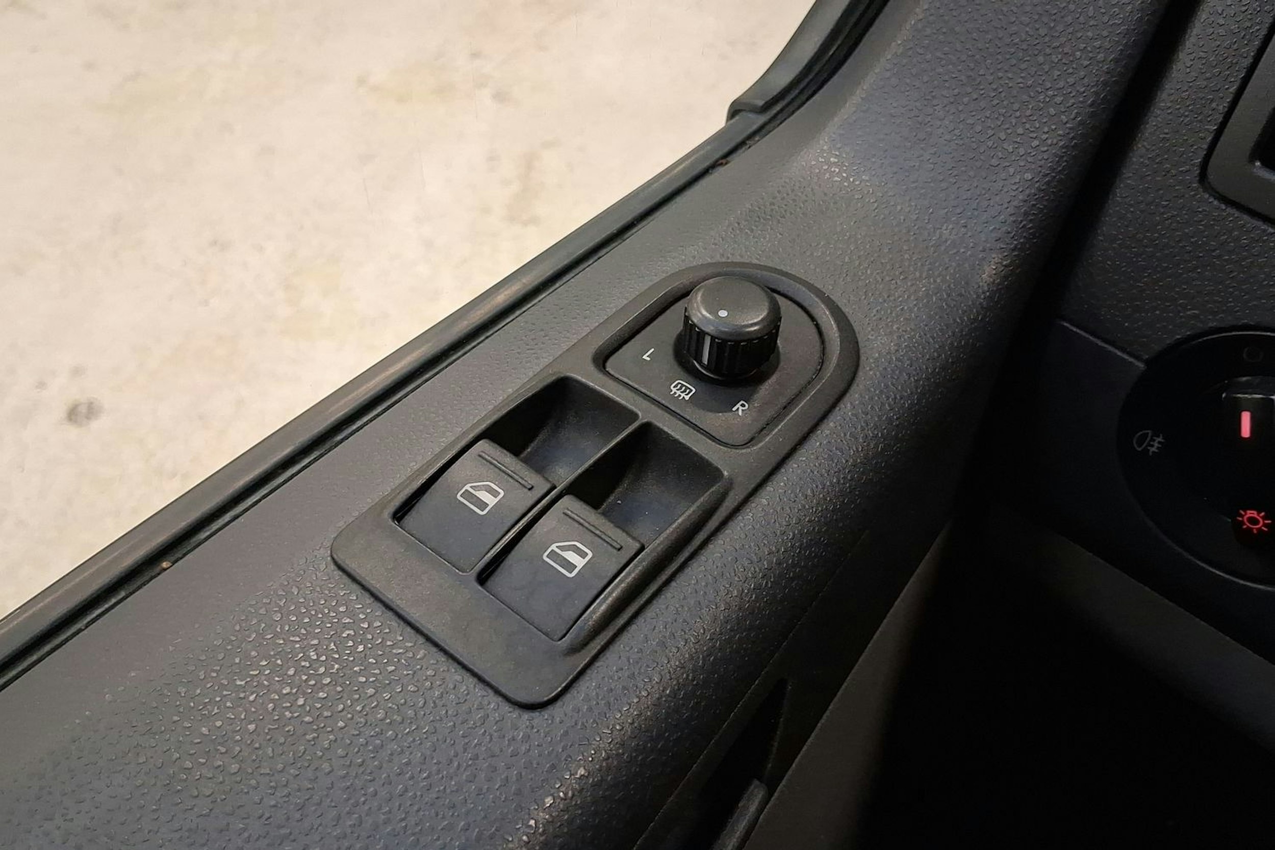 valkoinen Volkswagen Transporter 2006 kuva 18.