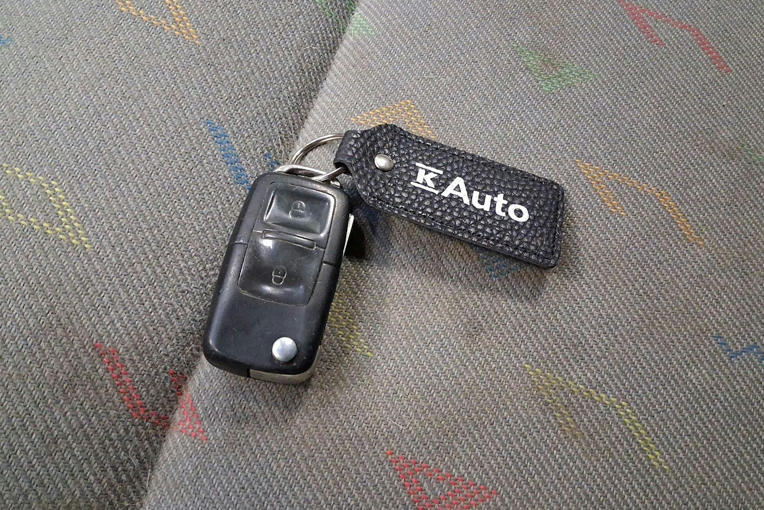 valkoinen Volkswagen Transporter 2006 kuva 19.