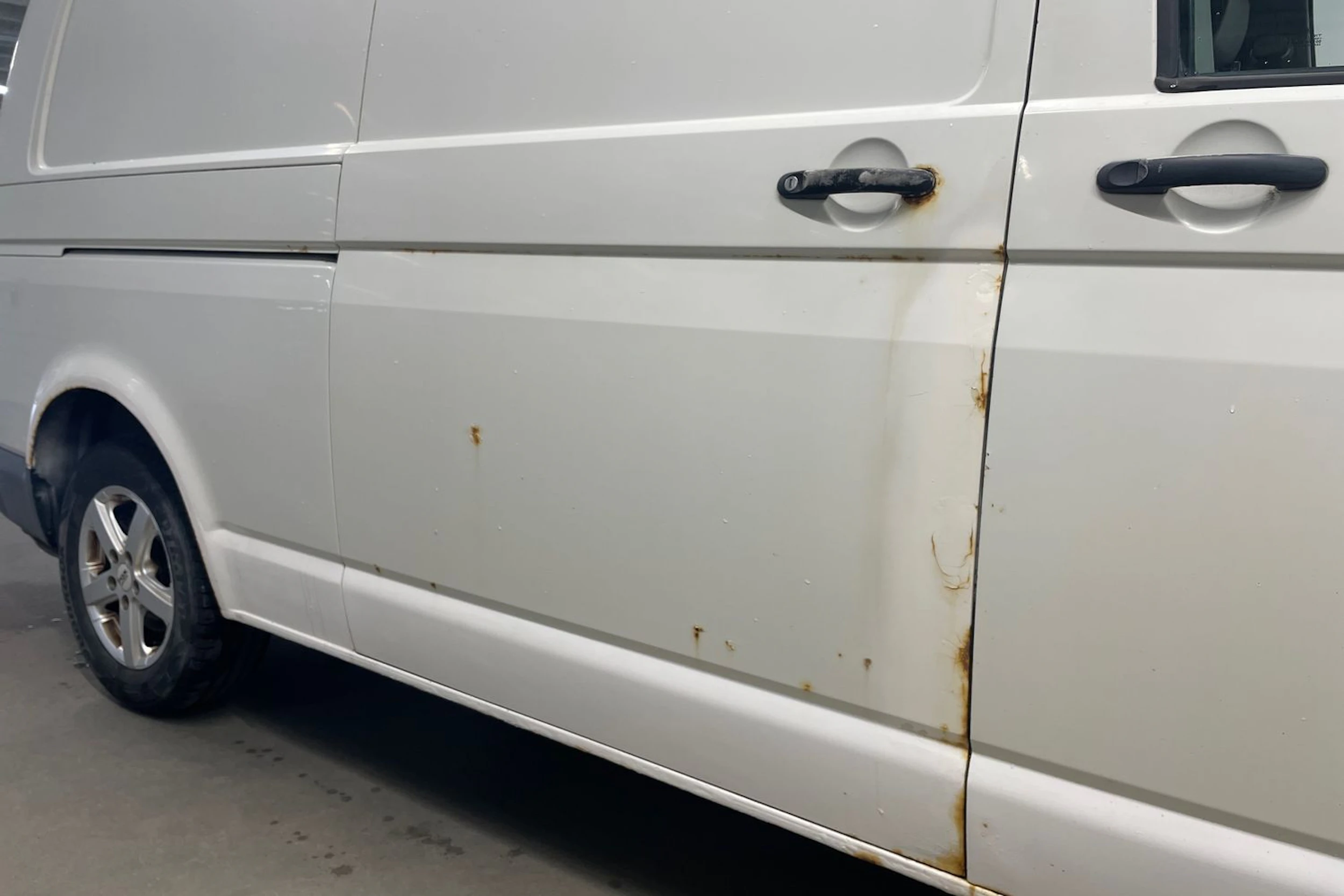 valkoinen Volkswagen Transporter 2006 kuva 22.