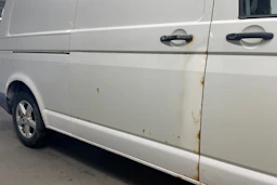 valkoinen Volkswagen Transporter 2006 kuva 22.