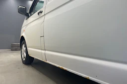valkoinen Volkswagen Transporter 2006 kuva 26.