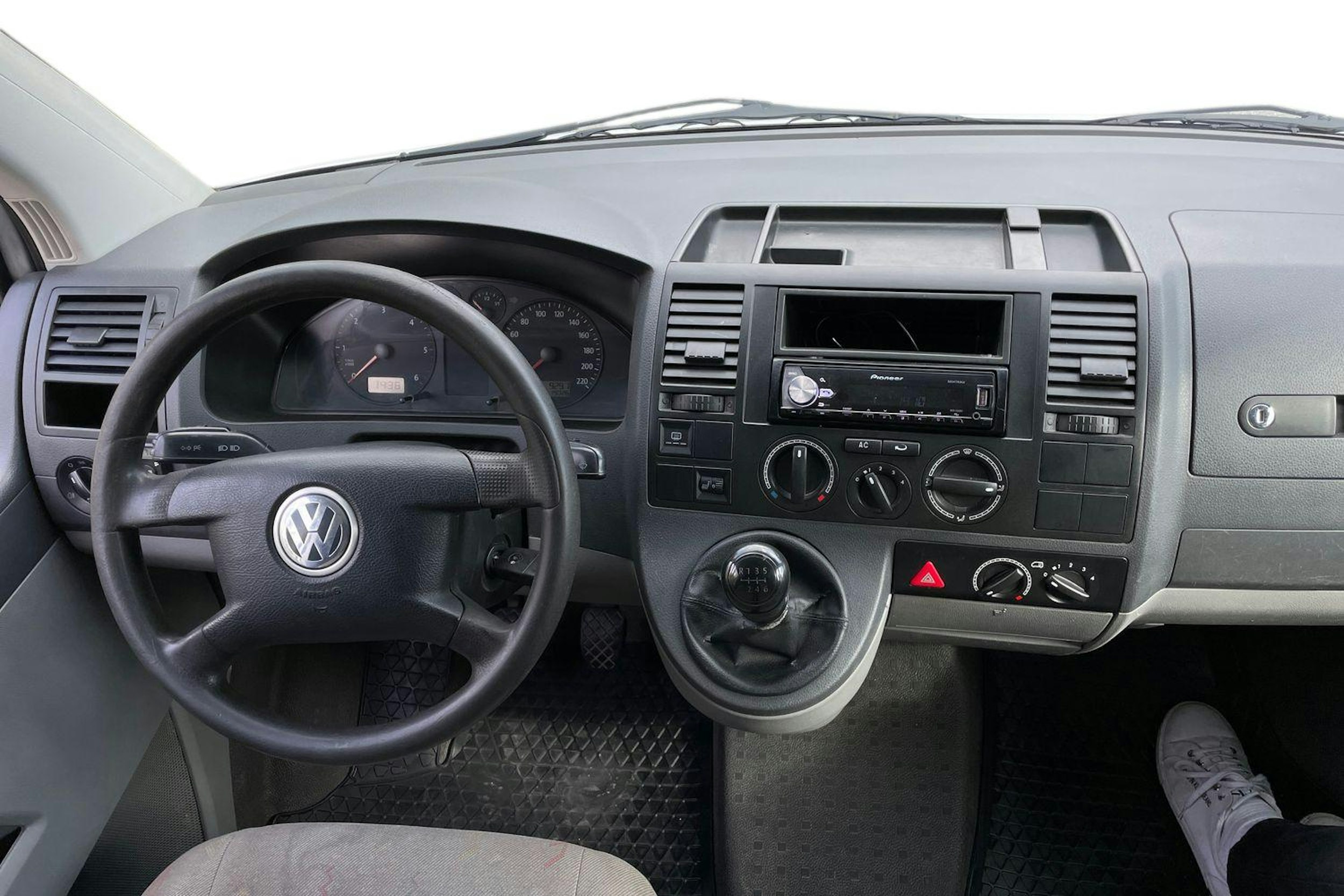 Harmaa Volkswagen TRANSPORTER 2006 kuva 9.