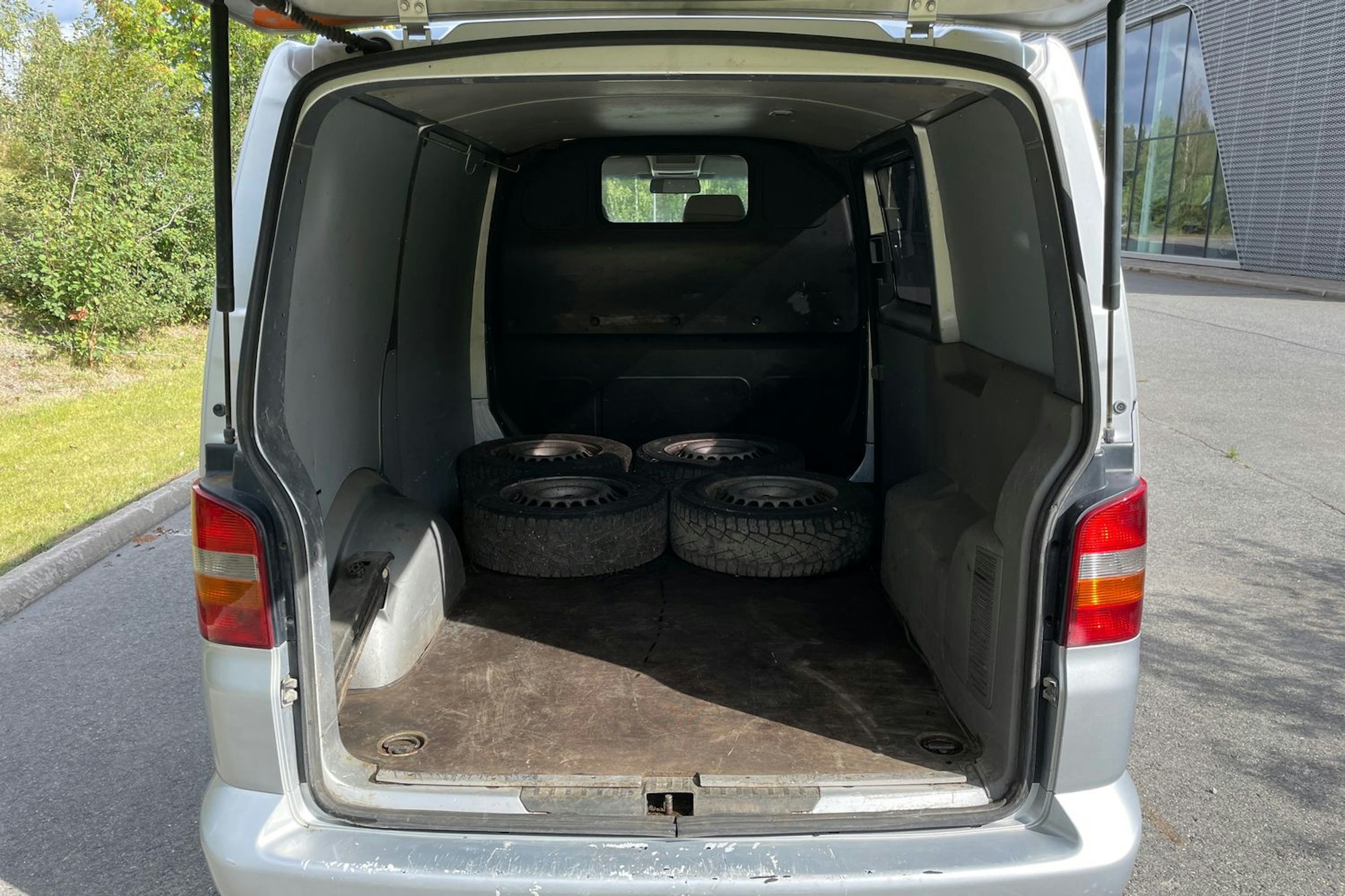 Harmaa Volkswagen TRANSPORTER 2006 kuva 14.
