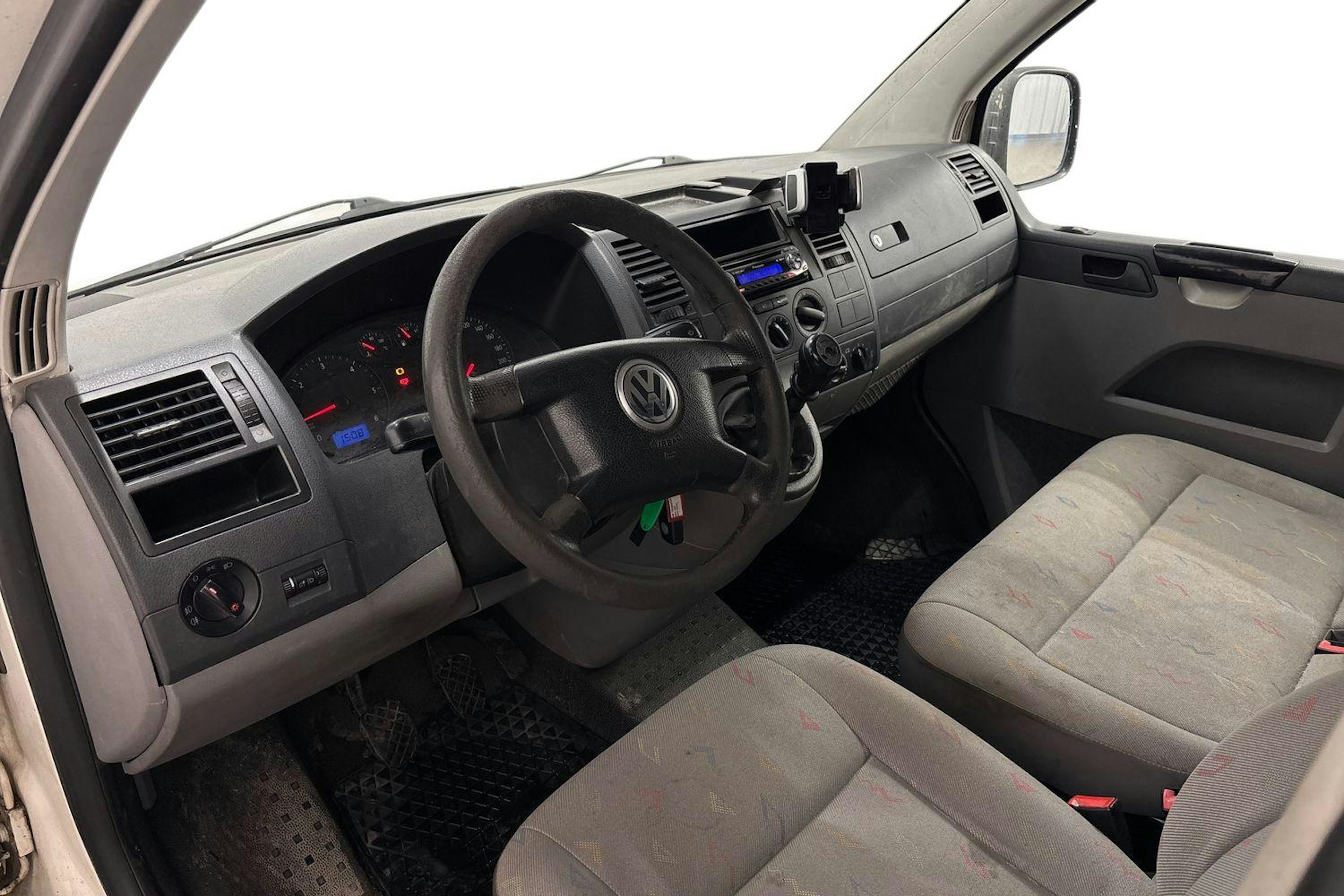 valkoinen Volkswagen Transporter 2006 kuva 8.