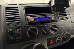 valkoinen Volkswagen Transporter 2006 kuva 16.