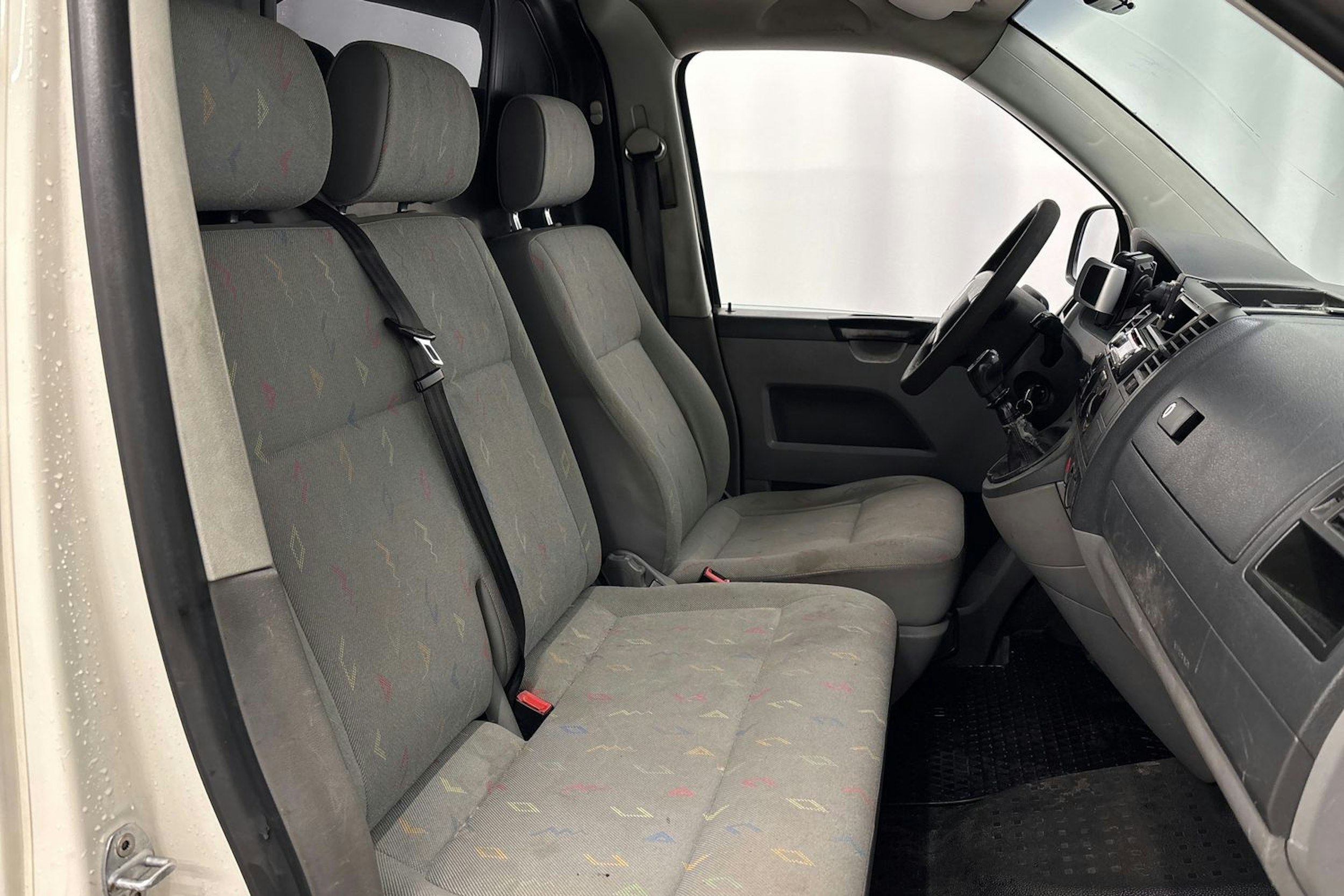 valkoinen Volkswagen Transporter 2006 kuva 17.