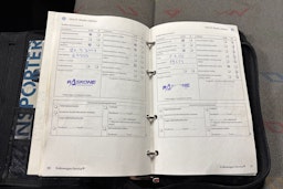 valkoinen Volkswagen Transporter 2006 kuva 32.