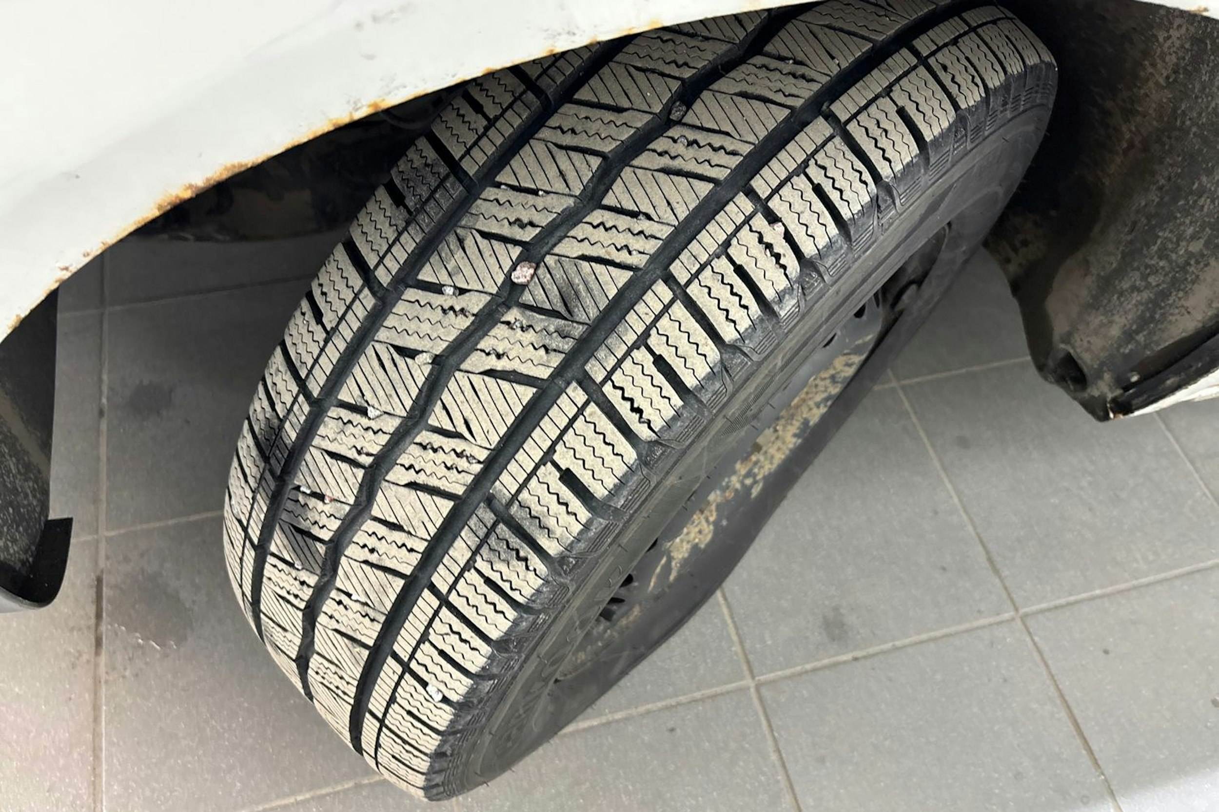 valkoinen Volkswagen Transporter 2006 kuva 34.