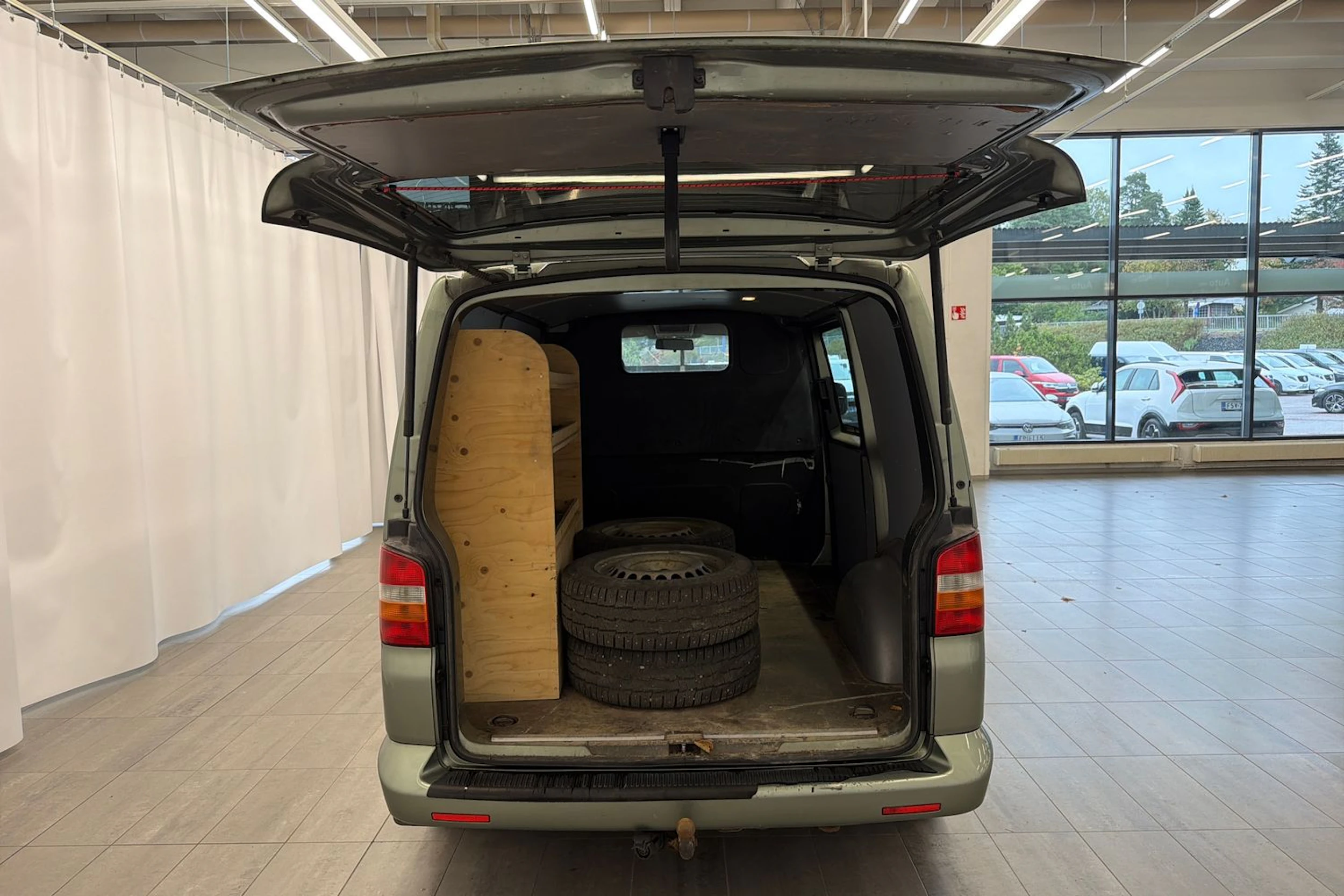 vihreä Volkswagen Transporter 2006 kuva 18.